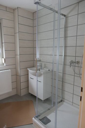 Appartamento al piano terra di 3 locali con ca. 80qm nel centro di Münsingen – Photo 6