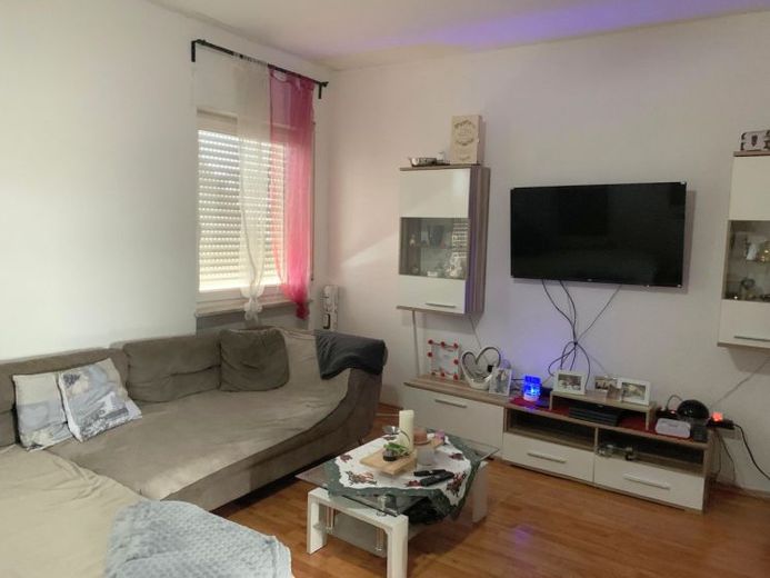 Helle 3-Zimmer-Wohnung mit Einbauküche und Stellplatz in Bretten – Foto 1