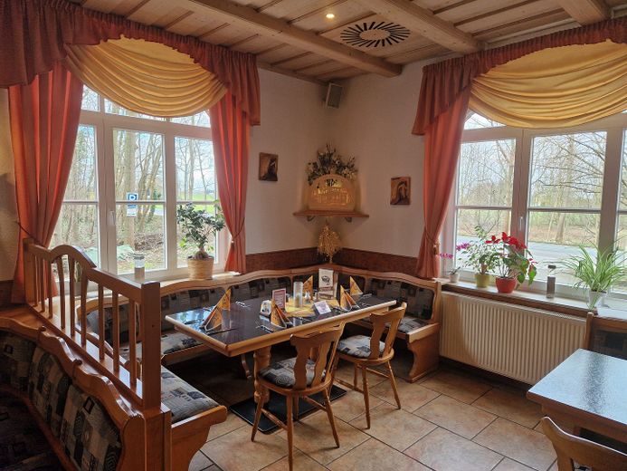 Restaurantimobilie mit viel Potential – Gastraum