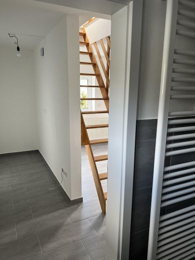 (106-06) Charmante 2-Zimmer-Maisonettewohnung mit eigenem Eingang in ruhiger Wohnlage – Foto 3
