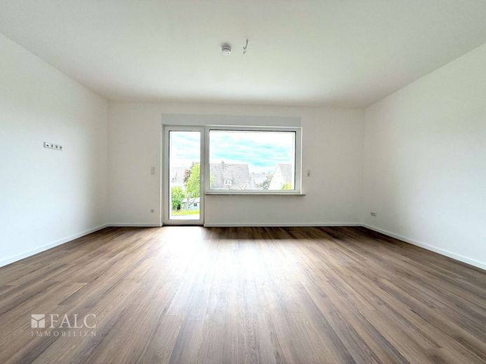 ***Wohnen am Wieter - Erstbezug einer barrierefreien 3 Zimmer Wohnung nach KfW55 Sanierung*** – Wohnzimmer