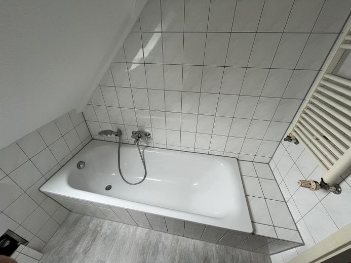 helle kleine 2-Raumwohnung in Chemnitz im Dachgeschoss – Foto 3