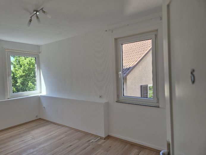 Zimmer 5 14.5m2 400 EUR KM