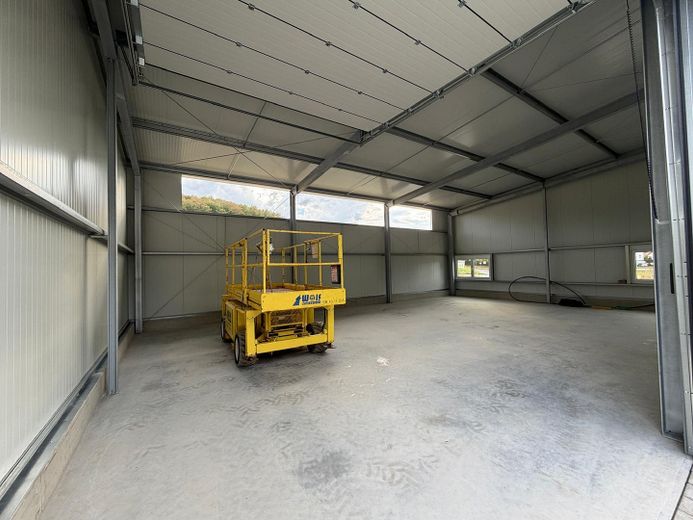 Capannoni commerciali versatili a Buseck (Zeilstraße) in affitto – Halle 2