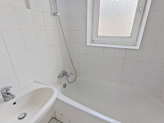 Helle 2-Zimmer-Whg. mit TERRASSE und Wannenbad – Ansicht I: Bad
