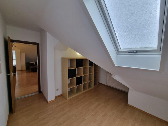 Du magst was Besonderes, bist sportlich und nicht allzu groß? Dann,... – Schlafzimmer/Büro