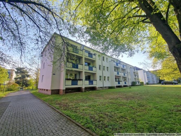 Luminoso appartamento mansardato con balcone e vista sul verde a Reichenbrand – Foto 1