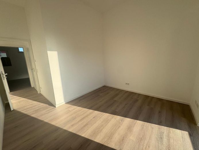 Einzigartige 4-Zimmer Wohnung mit Terrasse und Gartenanteil! NEUBAU – Arbeits-/Kinderzimmer