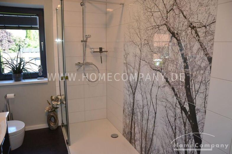 Großzügige 2 (3) Zi.-Wohnung in einem 2 Familienhaus, 1. OG, mit Balkon und 2 PKW-Stellplätzen. – e2178cf3750d61804d743e85f58fd3ba00c90c5b.jpg