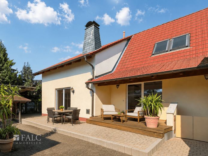 Commission-free. Well-equipped semi-detached house in a prime location! – Rückansicht