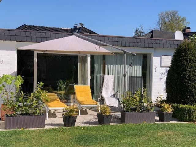 Exklusiver Walmdachbungalow vor den Toren Hamburgs, Bönningstedt, provisionsfrei – Ost Terrasse