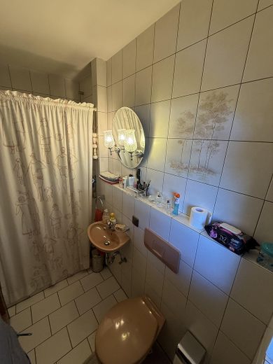 Gästetoilette mit Dusche