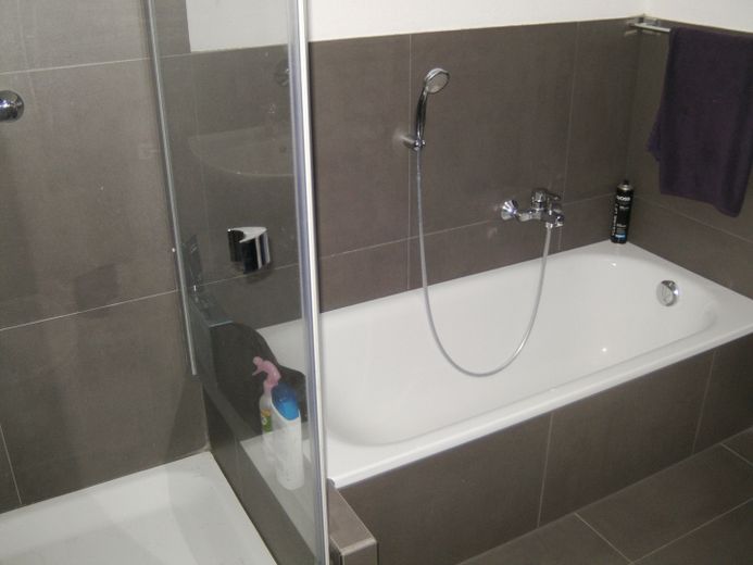 Bad 1.OG Dusche u Wanne