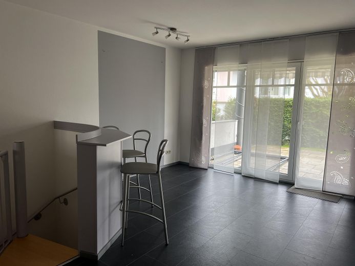 5 Zi.-Maisonette mit Garten, Terrasse und Carport in Mühlheim in ruhiger Anliegerstraße – Zweiflügelige Terrassentür