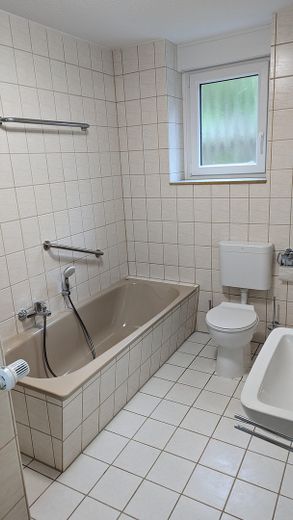 Investimento interessante: 5 unità abitative con potenziale di sviluppo vicino al lago Edersee – Fotos EG rechts 13b