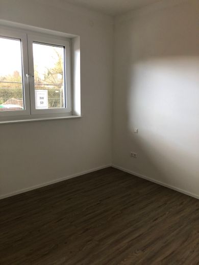 Energiesparwohnung 2.OG mit Tiefgaragenparkplatz – Foto 3