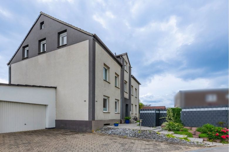 Charmante Altbau Erdgeschoss Wohnung mit Terrasse in ruhiger Lage von Eichlinghofen EG – Ansicht Haus
