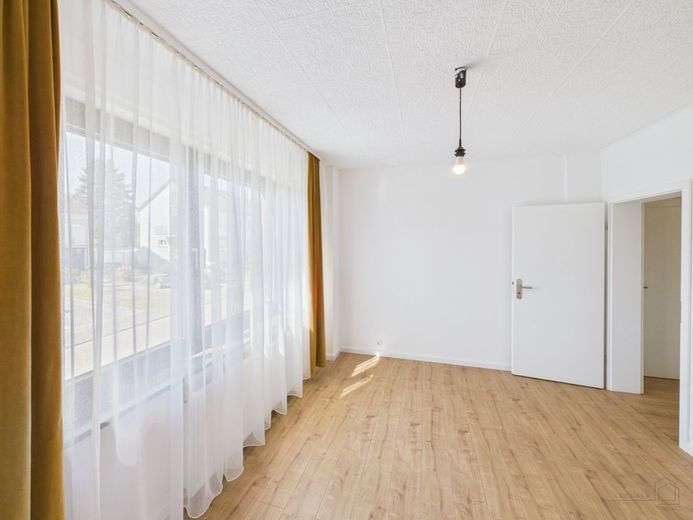 Familientraum in Saarlouis: Großzügiges Einfamilienhaus mit weitläufigem Garten in ruhiger Lage – Bild 10