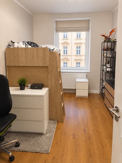Stilvoll kernsanierte 4-Zi-Altbau-Wohnung mit Wohnküche – Kinder- / Arbeitszimmer 2
