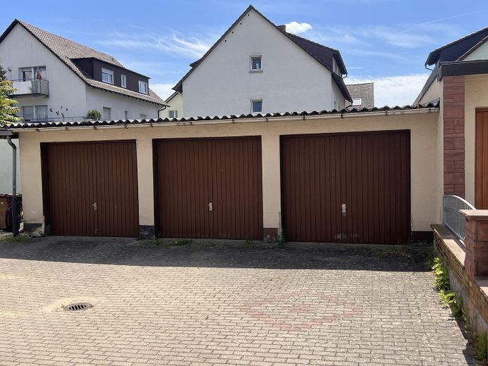 Garagen/Hof 