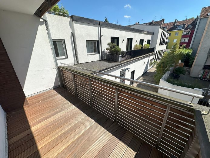 4-Zimmer-Wohnung im 1. OG mit Balkon – Mitten in Rüttenscheid – Foto 1