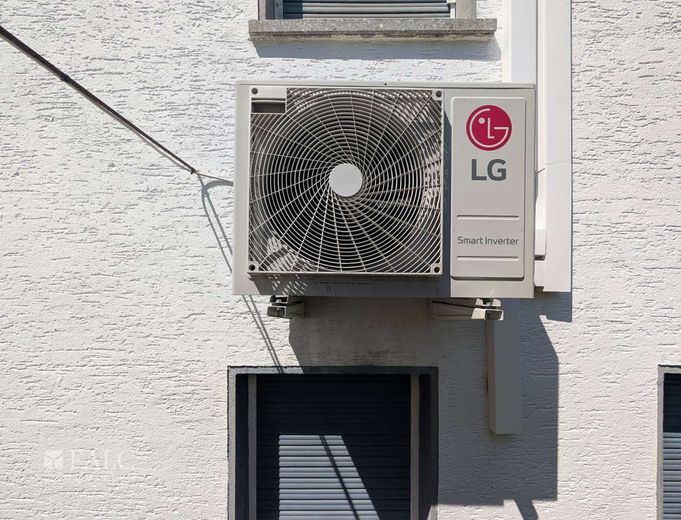 Ruhig gelegene Doppelhaushälfte mit viel Platz und Naturteich – Wärmepumpe
