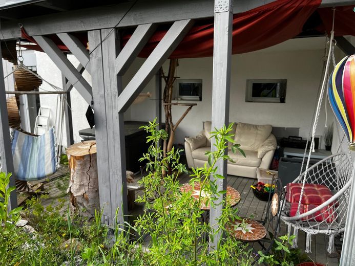 Wackersdorf / Meldau – Großzügiges Ein-/Zweifamilienhaus mit Einliegerwohnung und PV-Anlage – Terrasse