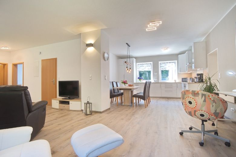 Perfect surroundings and with all home comforts! Two-bedroomed apartment with high quality fittings and furnishings, parking space and much more! – 3fef1a75a74cfb2848bd000f2cb4cb5d367cbaaa.jpg