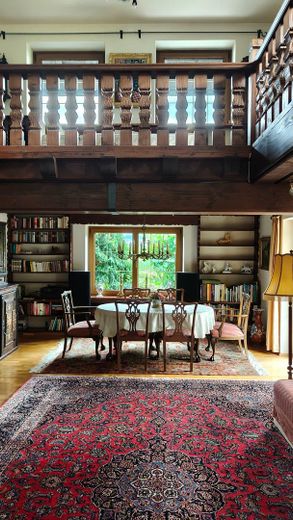 Luxuriöses Loft mit Terrasse und eigenem Garten, ideal für 2 Personen, zentrumsnah – Wohnzimmer