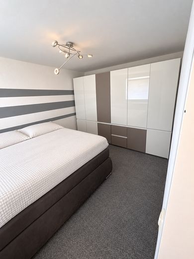 Provisionsfrei: Vermietete 2-Zimmer-Wohnung mit neuem Bad – 6,5 % Bruttorendite in Bremerhaven – Schlafzimmer