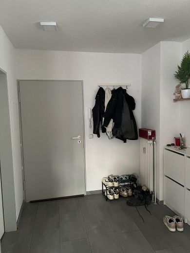 3 Zimmer Wohnung mit Balkon in Niederkassel – Flur
