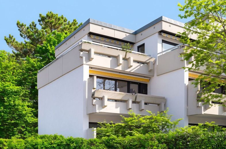 Ihr neues Zuhause in Harlaching: 4 Zimmer, 2 Balkone und großer Keller – Uneinsehbare Balkone