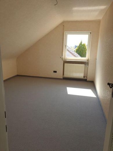 Charmantes Reihenendhaus in Nürnberg-Erlenstegen – Zimmer 2 DG
