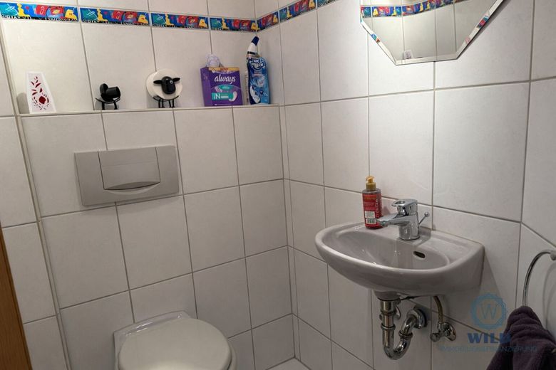 Neuer Preis! 3-Zimmer-Wohnung mit Terrassenflair in ruhiger Lage von Riegelsberg! – Gäste-WC