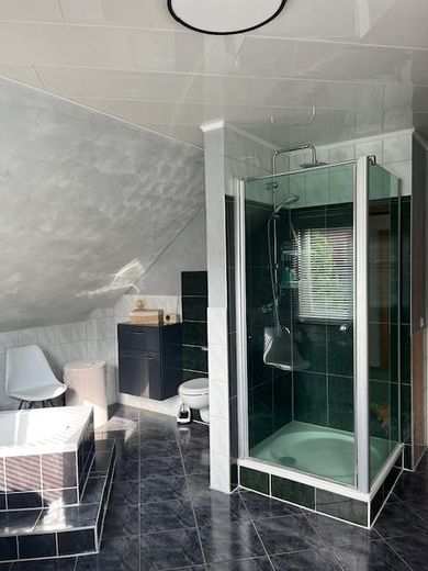 Bad mit Dusche