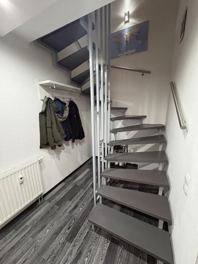 Garderobe und Treppe