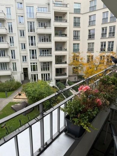 ruhige 4 Zi.-Whg mit Südloggia zum grünen Innenhof in Berlin Mitte – provisionsfrei – Blick von Südloggia 