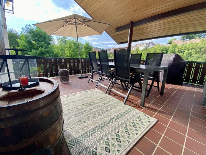 Maison individuelle avec appartement indépendant et vue dégagée *sans commission* – überdachte Terrasse EG