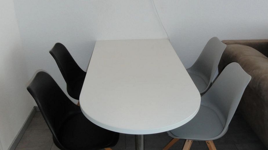 Inheidener Straße: Helle 2-Zimmer-Wohnung mit Süd-Balkon, Einbauküche & Top-Anbindung – Photo 11