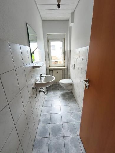 2 Zi. EG Wohnung mit Balkon – Gäste-WC