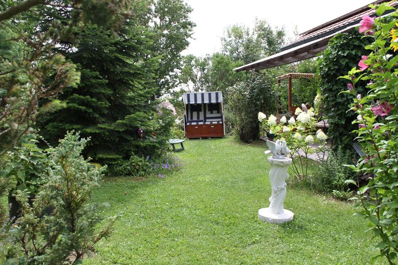 Traumwohnung m. Garten in bester Wohnlage Ende Sackgasse mit Blick in die Alpen mit PV Anlage – Garten