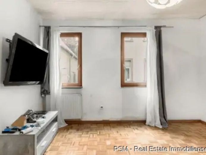10528 - Einfamilienhaus mit Einliegerwohnung & vielseitigem Ausbaupotenzial – फोटो 1