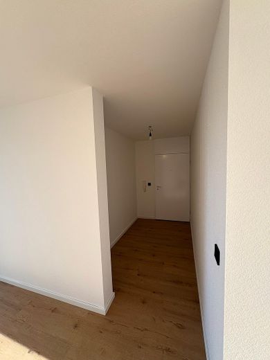 Première occupation après rénovation complète : appartement lumineux de 3,5 pièces avec 2 balcons, cuisine équipée et garage en sous-sol – Eingangsbereich