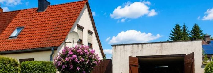 Naturnah wohnen in ruhiger Lage – charmante Doppelhaushälfte mit großem Garten und viel Potenzial
