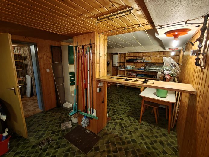 Maison mitoyenne bien entretenue en emplacement central – Trocknen