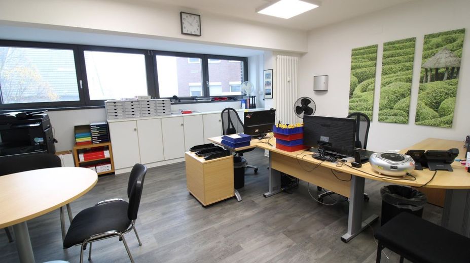 Petit bureau attrayant au cœur de Rodenkirchen – Büroraum