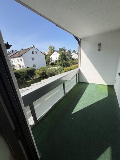 Huzurun şehre yakınlıkla buluştuğu yer – güneş alan güney bahçesiyle – Balkon OG