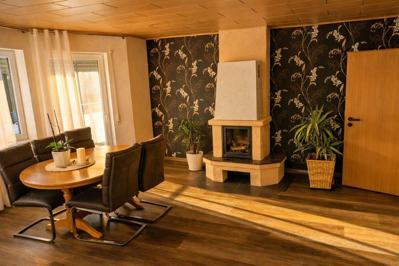 Großzügiges Einfamilienhaus mit Sauna und viel Platz im Hunsrück – Wohnen EG