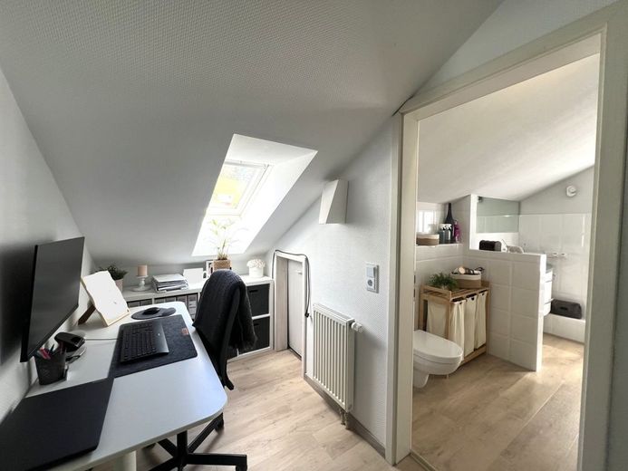 3-4 Zi. Maisonettewohnung mit Balkon, Garage und Garten in naturnaher Lage in Wuppertal-Beyenburg – Diele DG