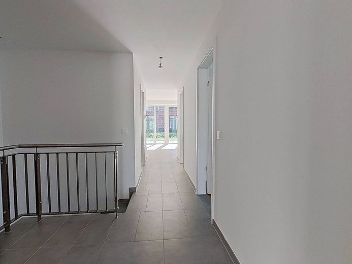 Maisonette-Traum im Hamburger Westen: Wohnen über zwei Etagen mit eigenem Gartenreich – Flur Obergeschoss